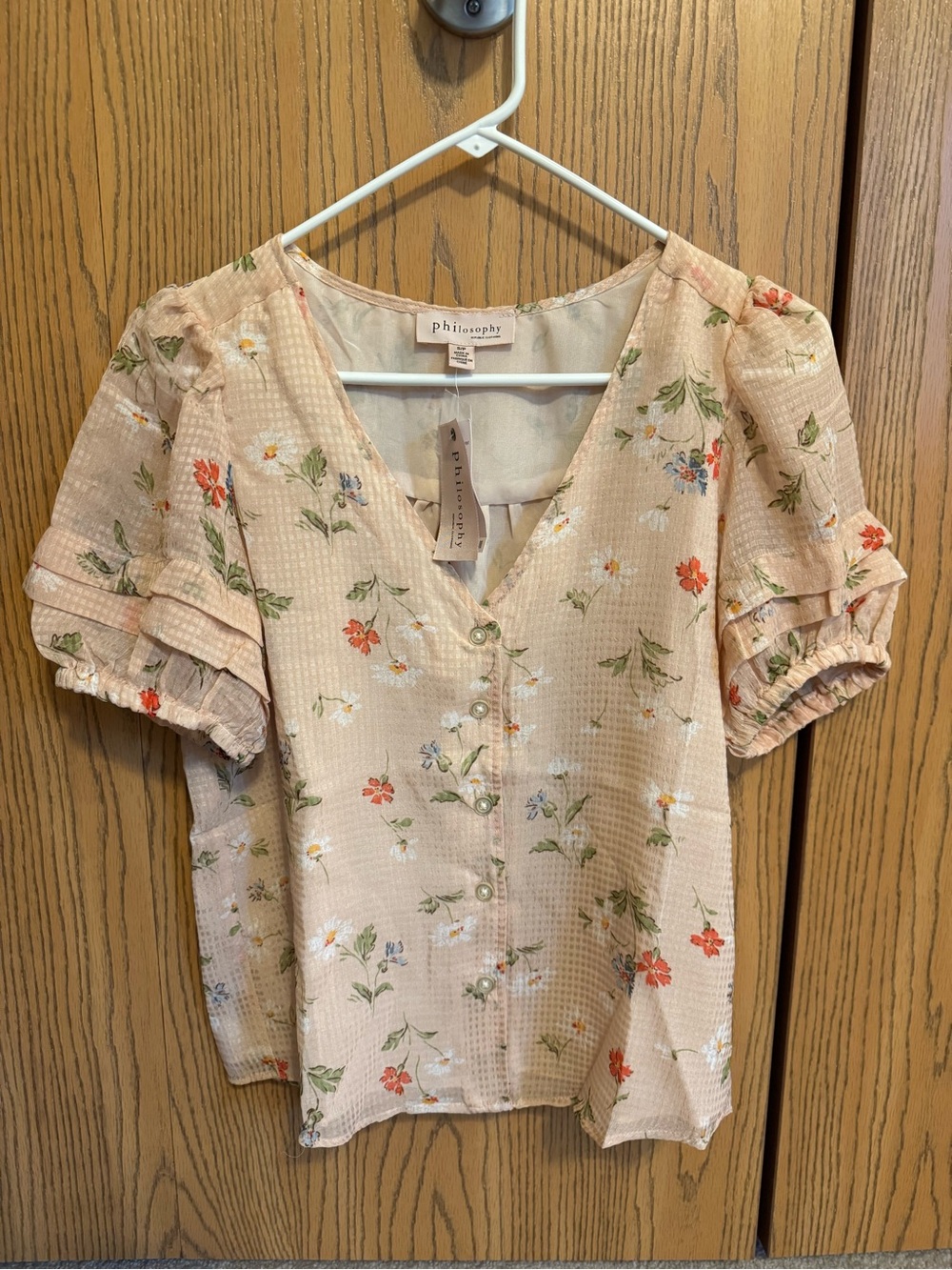 Philosophy Peach Floral V-Neck Button-Front Puff Sleeve Top